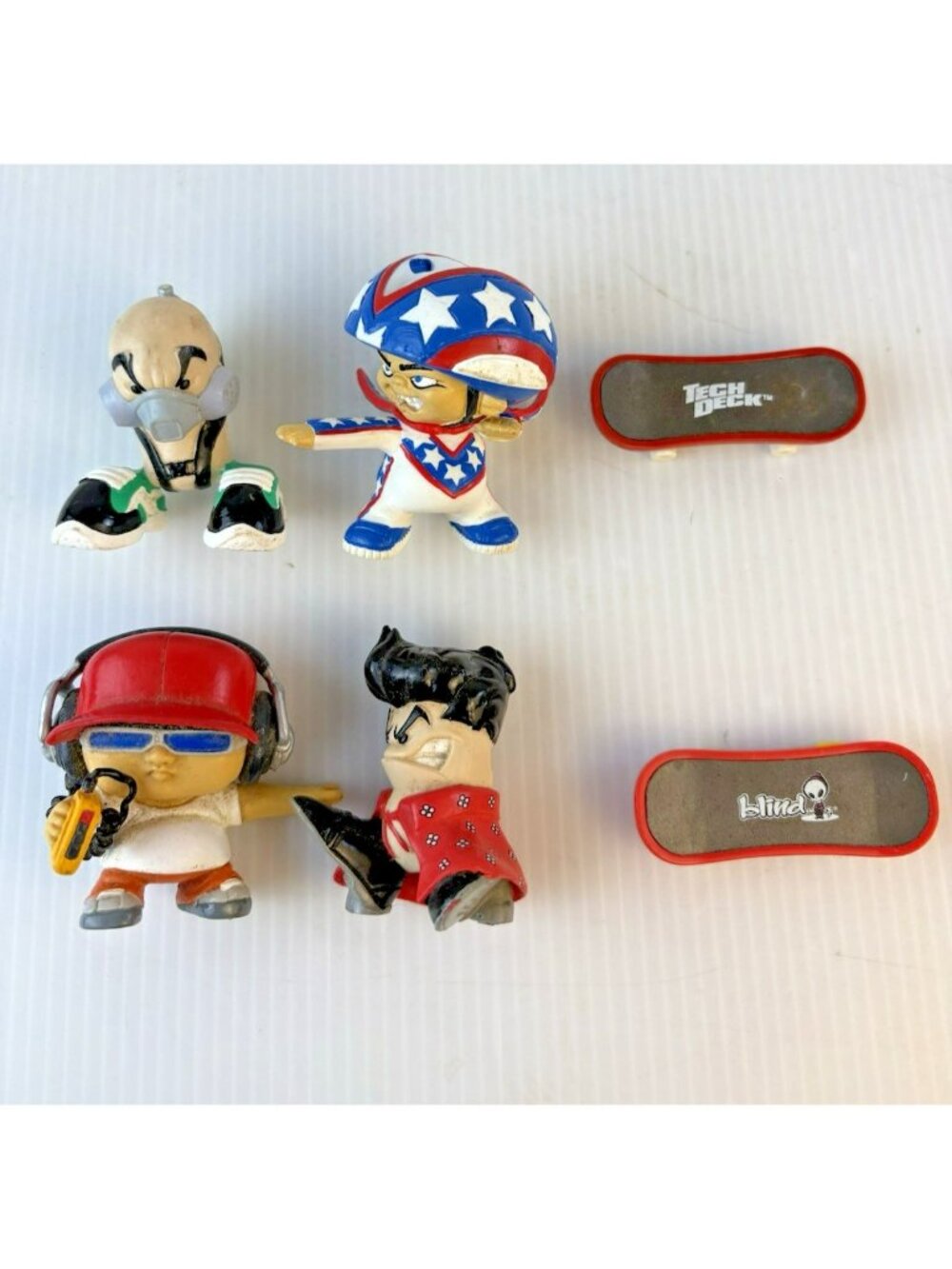 Tech Deck Dudes Lot 4 Figures 2 Fingerboards Blind Skateboards Collectible Y2K